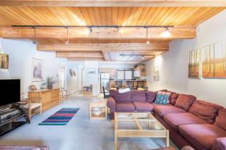 Steps to the River Trail and a Block from the Gondola! - 9