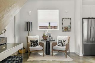 2BR Bungalow Near Lady Bird Lake & Rainey Street - Austin - 1