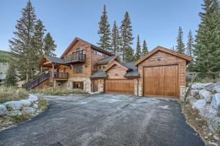 NEW LISTING! Peaks Paradise home - 1