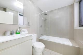 Cozy 2 Bedroom 6 minutes to Train Station with Parking - Sídney - 3