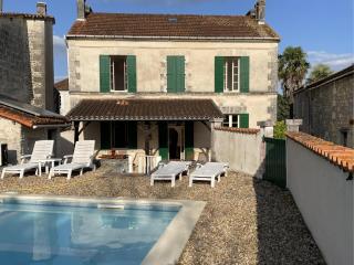 Gîtes de La Maison du Bonnesheur - Bonnes - 8