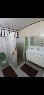 Makalii House - - 5