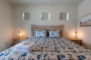 Family Friendly 5BR Home Pool Patio & Room for 10 - 5