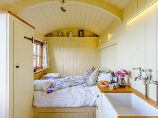 Elsies Hut - Albourne - 7