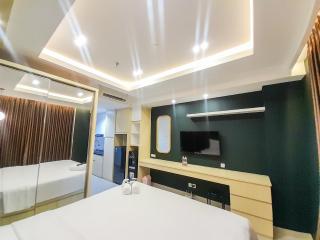 Great Deal and Cozy Studio Patraland Amarta Apartment By Travelio - Kejayan - 8