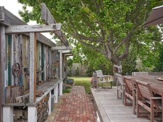 Warraburra Beach Shack, Rosebud - entire house and your own private beach box! - Rosebud - 2