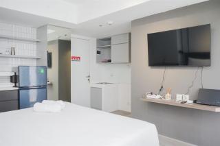 Warm and Simply Studio Room at Urbantown Serpong Apartment By Travelio - 8