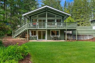 Golf Retreat with Lakes Access - Shelton - 9