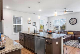 Luxe Penthouse in Old Town Manchester with Views! - Richmond - 4