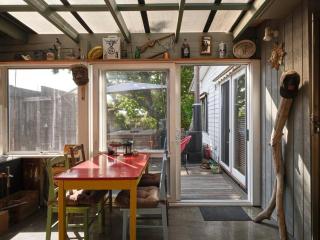 Warraburra Beach Shack, Rosebud - 2 bedrooms - plus your own private Beach box! - Rosebud - 3