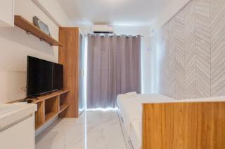 Well Designed and Elegant Studio at Sky House BSD Apartment By Travelio - 3