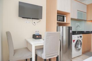 Comfort and Minimalist Studio Menteng Park Apartment By Travelio - 5