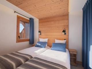Appartement de standing proche des pistes avec accès bien-être et parking couvert - FR-1-809-10 - 3