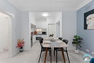 Manly Beachside 2-Bed Apartment in Spacious House - Sydney - 6