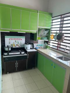 AMRI KLATE Homestay - Seri Iskandar - 8