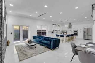 4 BR Designer Home Next to Shul and Community Pool villa - 2