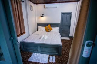 Dokchampa River View Villa - 1