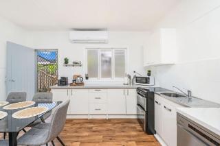 Campbell Cottage - A Beachside Escape in Torquay - 2