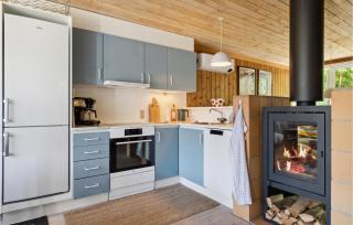 Amazing Home In Væggerløse With Kitchen - Marielyst - 4