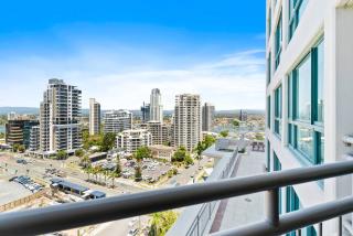Paradise Peak - A Refined Resort-style Lifestyle - Gold Coast - 4