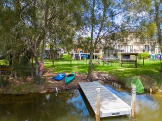Blue Haven Gypsy Paradise - 3 bedroom cosy waterfront cottage on Central Coast - Wyee - 9