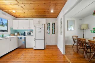 Blue Haven Gypsy Paradise - 3 bedroom cosy waterfront cottage on Central Coast - Wyee - 8