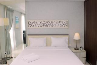 Big and Cozy Studio at Azalea Suites Apartment By Travelio - Bekasi - 0
