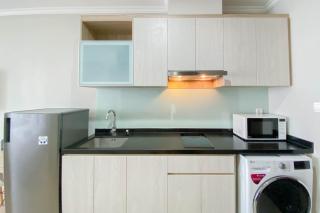 Nice and Elegant Designed Studio at Menteng Park Apartment By Travelio - Giacarta - 2