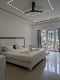 Shaan Coco Palms Beach Resort - Morjim - 5