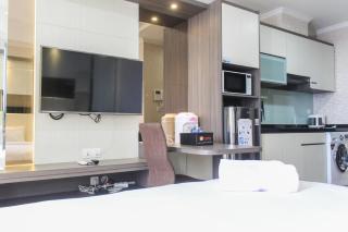 Nice and Fancy Studio Room at Menteng Park Apartment By Travelio - 8