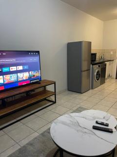 cozy & private 2-bedroom groundfloor apartment - 8