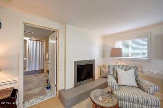 3 Bedroom Pet Friendly Cottage - 5 blocks to beach - 2