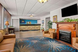 Days Inn by Wyndham Dubuque - Dubuque - 4