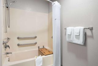 Days Inn by Wyndham Iron Mountain - Iron Mountain - 3
