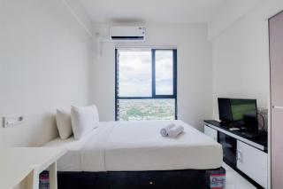 New Furnished Studio Room Sky House Alam Sutera Apartment By Travelio - Tangerang - 9