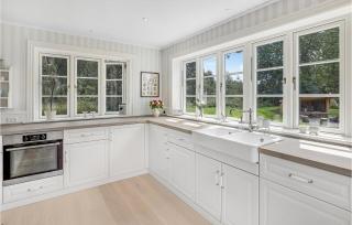 Cozy Home In Aakirkeby With Kitchen - Vester Sømarken - 4