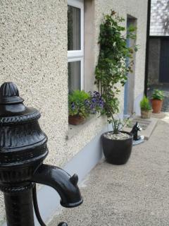Weavers Cottage - - 8