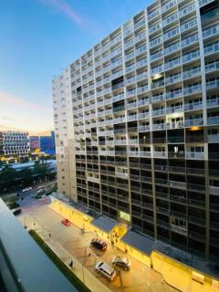 MOA Pasay City Shore 3 Residences Tower 3 Unit 916 - 5