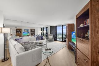 Beachfront condo with pool, gym, and pickleball - 8