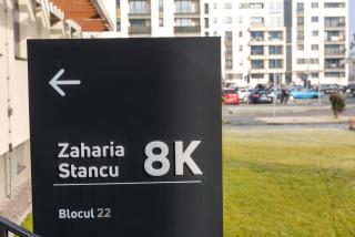 Apart B&V - Modern Apartment near Coresi Mall - 1