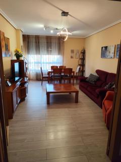 apartamento de tres dormitorios con garaje y todos los servicios cerca - Burgos - 8