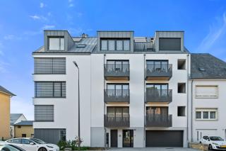 Luxe Coliving Suites to Live, Work, & Relax - 7