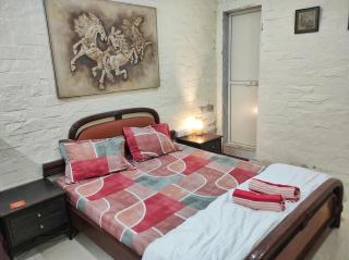 Ivory Room - Compact studio - Bombay - 0