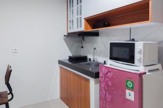 Great Choice 1BR Apartment Anwa Residence Bintaro By Travelio - Peladen - 3