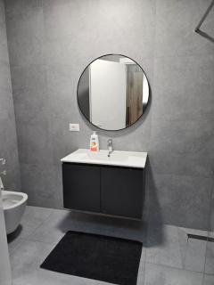 Lake View Apartment Tirana - 1