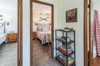 Cozy Cabin Retreat with Scenic Views cabin - 4