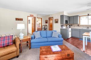 Cozy Cabin Retreat with Scenic Views cabin - Greer - 8