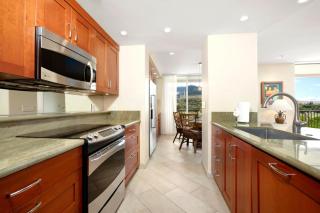 KBM Resorts FREE CAR The Whaler WH1-723 Beachfront with Spectacular Views - Kaanapali - 1
