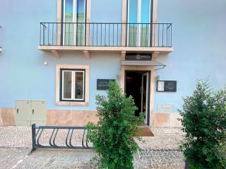 Villa Graça -Hostels and Apartments - Santarém - 0