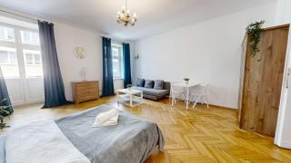 Flowers Flat in the Tenement - Varsavia - 7